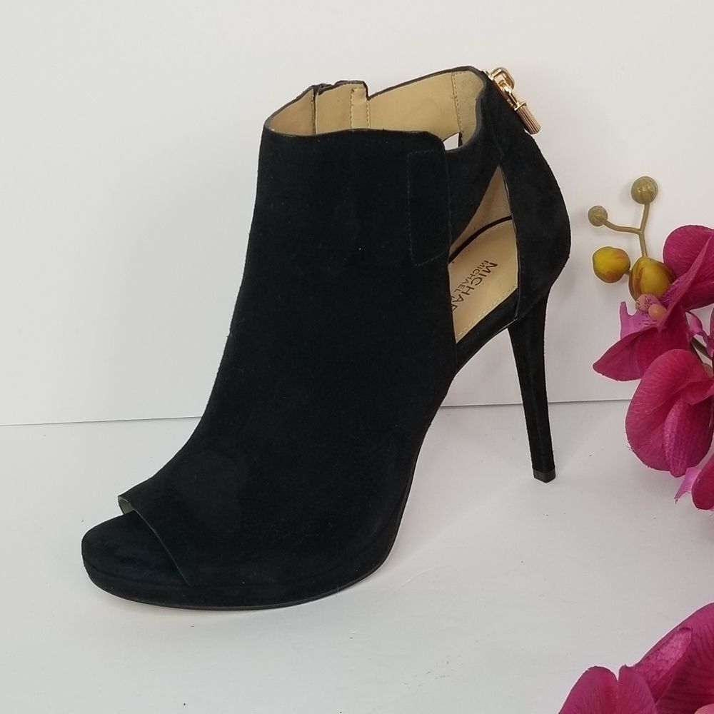 COPY - 🆕️Michael Chic Black Booties - Picture 4 of 10